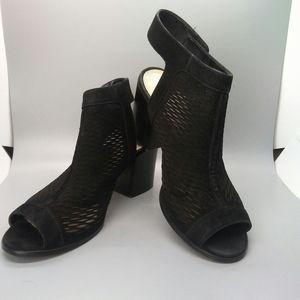 Vince Camuto Black Sandal Size 9